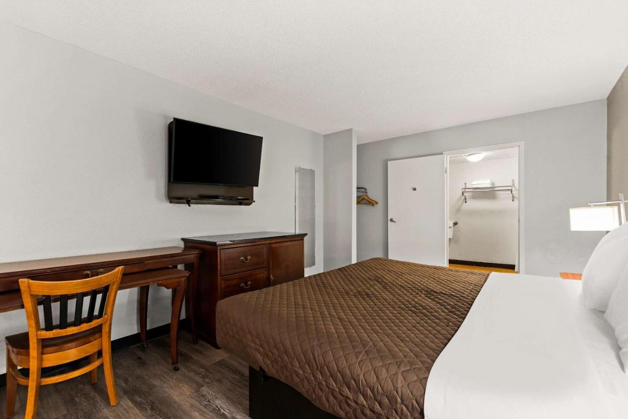Rodeway Inn Brooklawn ภายนอก รูปภาพ