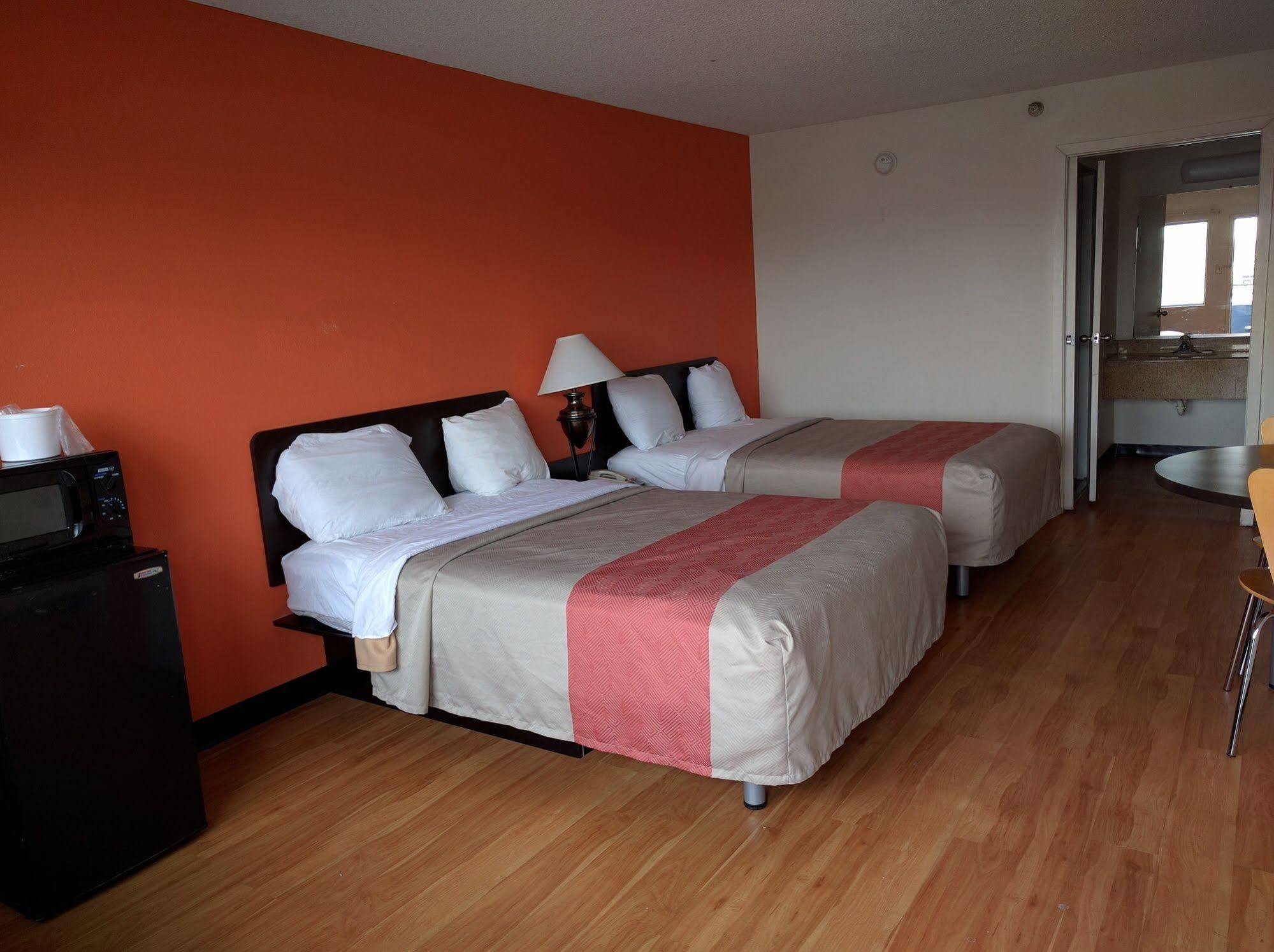 Rodeway Inn Brooklawn ภายนอก รูปภาพ